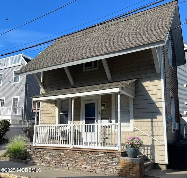 7 Surf Street, Sea Bright, NJ 07760