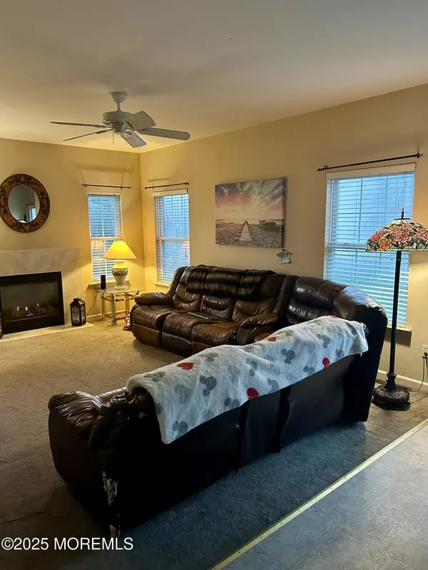 Brick, NJ 08723,16 Aarons Way
