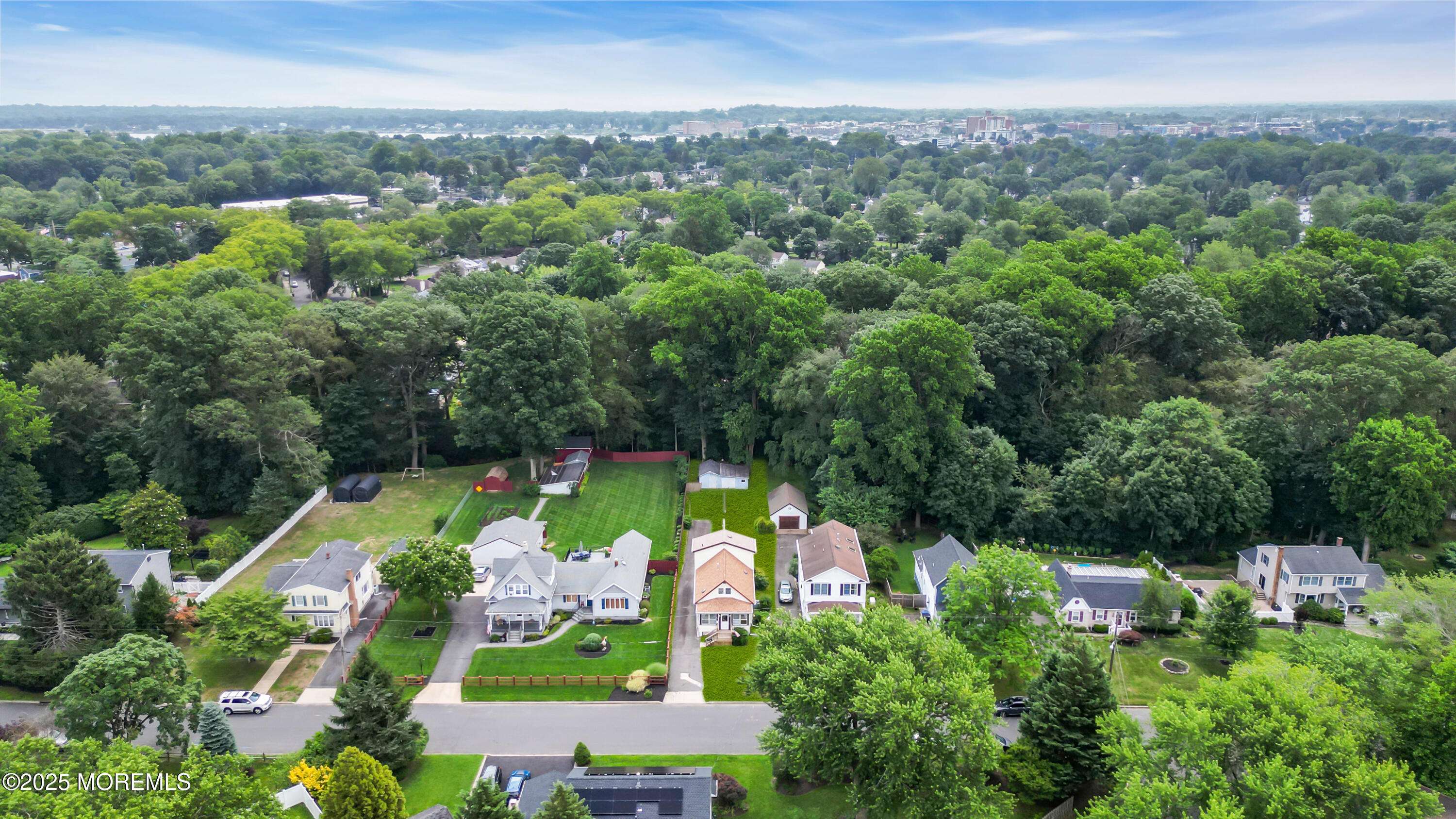 833 Lincoln Street, Middletown, NJ 07748