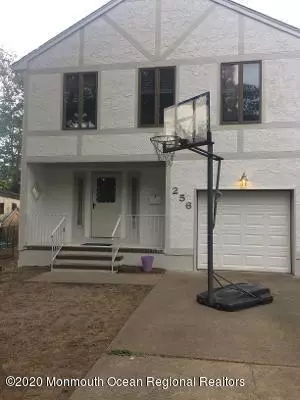 256 Lawrence Avenue, Oakhurst, NJ 07755