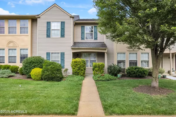 Freehold, NJ 07728,18 Remington Drive #5