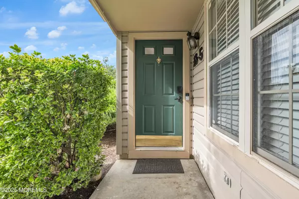 Freehold, NJ 07728,18 Remington Drive #5