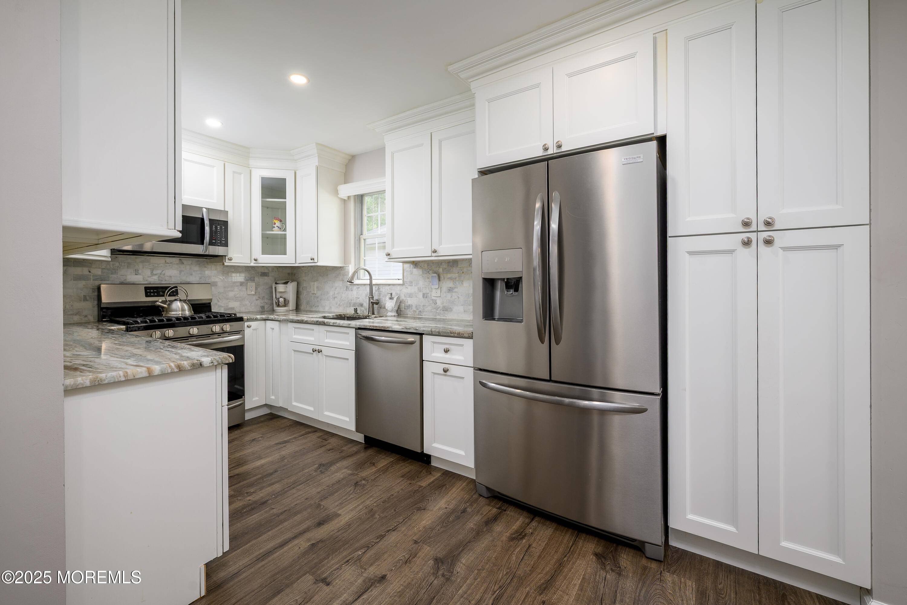 Freehold, NJ 07728,17 Linton Close #1000