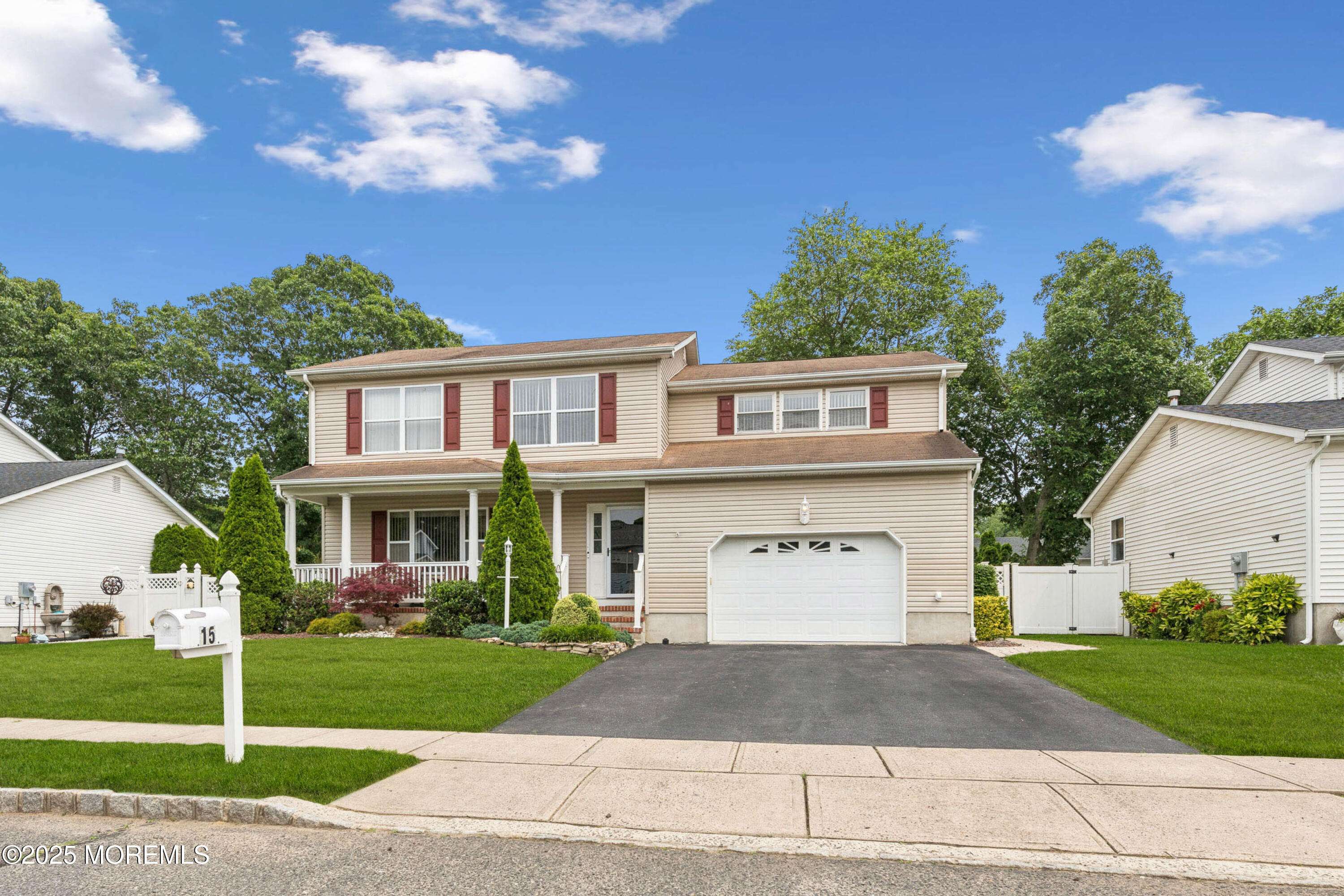 15 Bronia Street, Howell, NJ 07731