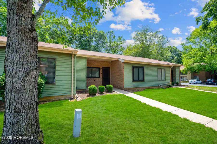 222 Medford Court #D, Manalapan, NJ 07726
