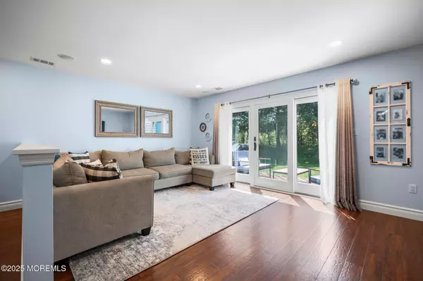 Freehold, NJ 07728,11 Interlaken Court #9