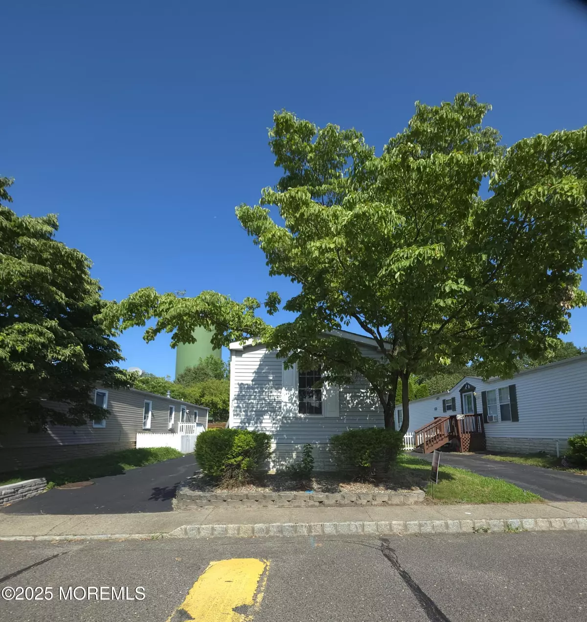 Howell, NJ 07731,76 Secretariat Street #68
