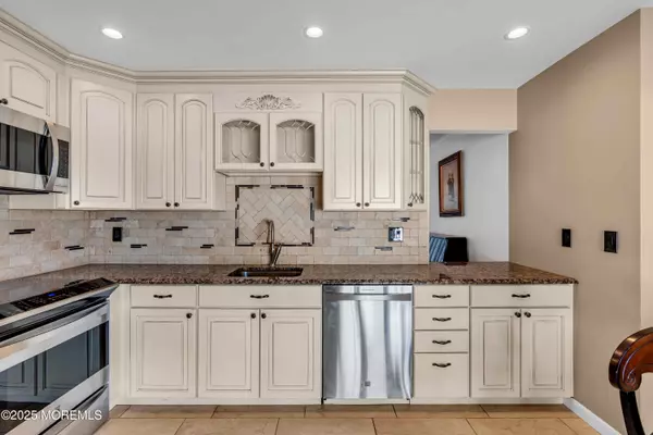 Hazlet, NJ 07730,22 Tara Lin Drive