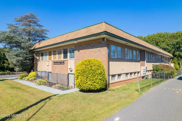 28 Throckmorton Lane #102, Old Bridge, NJ 08857