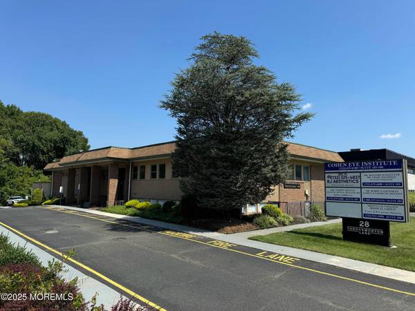 28 Throckmorton Lane #102, Old Bridge, NJ 08857