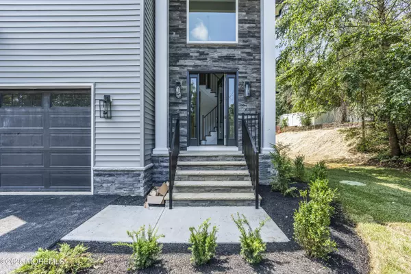 Manalapan, NJ 07726,21 Pension Hill Road