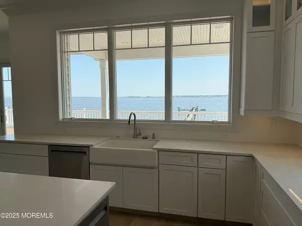 Toms River, NJ 08753,39 Bay Shore Drive