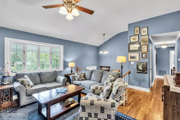 Howell, NJ 07731,7 Southport Drive