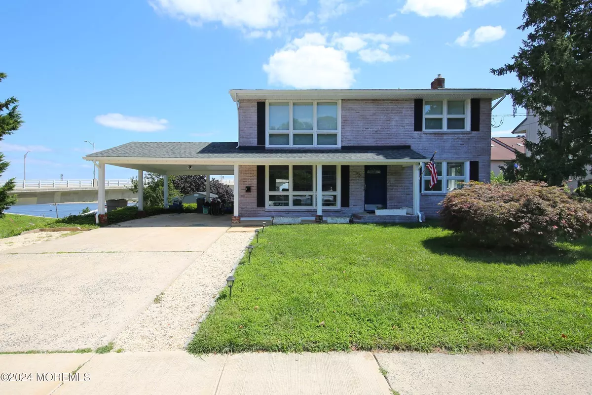 Highlands, NJ 07732,16 Portland Road