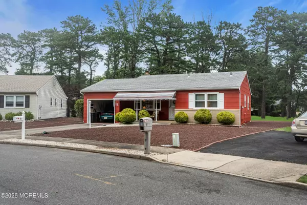 Toms River, NJ 08757,13 Millbrook Court