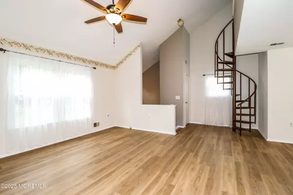 Jackson, NJ 08527,707 Ivy Court