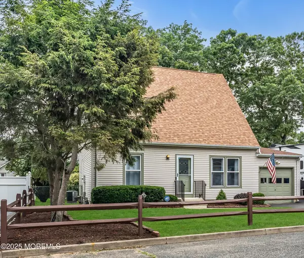 Toms River, NJ 08753,1914 Oak Dale Road