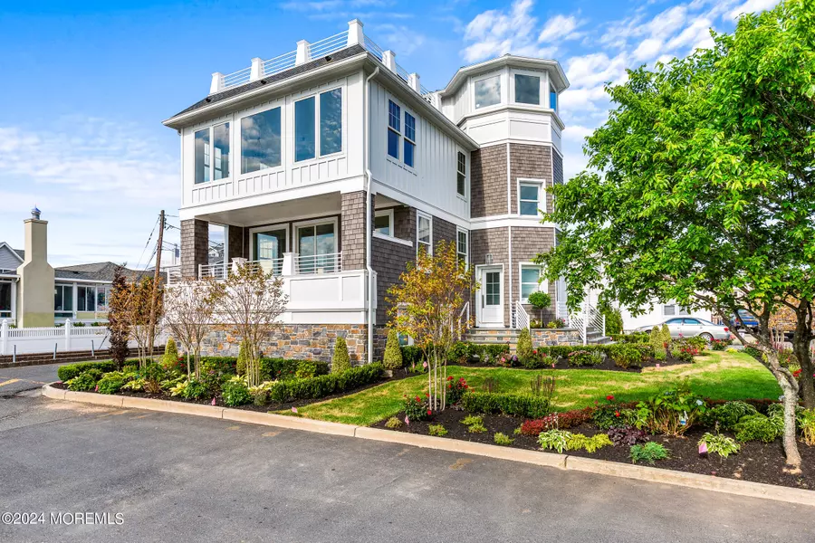 10 Via Ripa Way #1, Sea Bright, NJ 07760