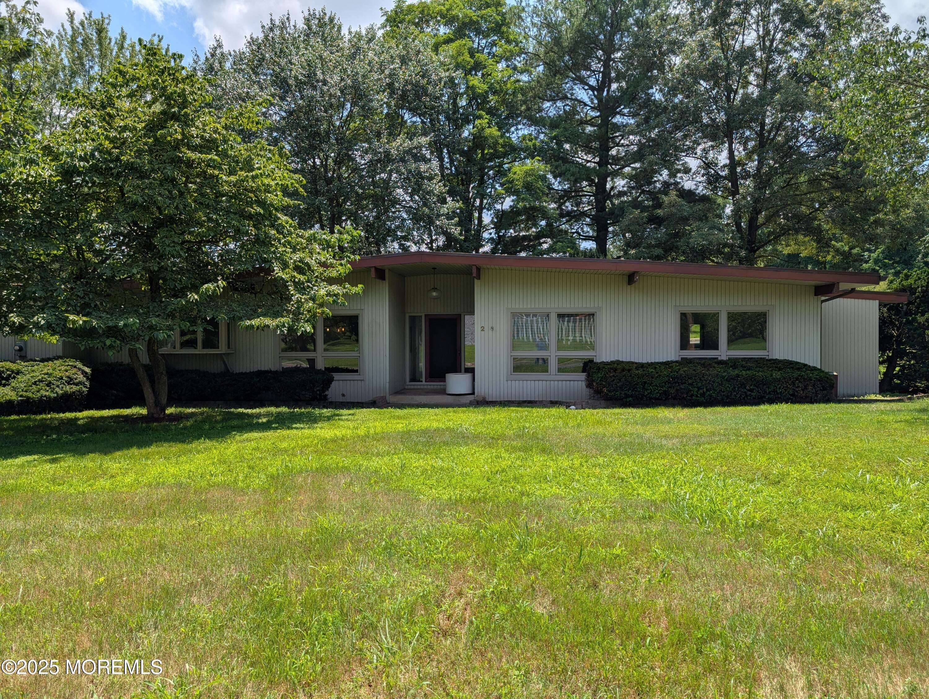 2 Patty Drive, Wrightstown, NJ 08562