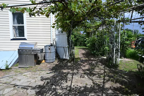 Hazlet, NJ 07730,636 Holmdel Road