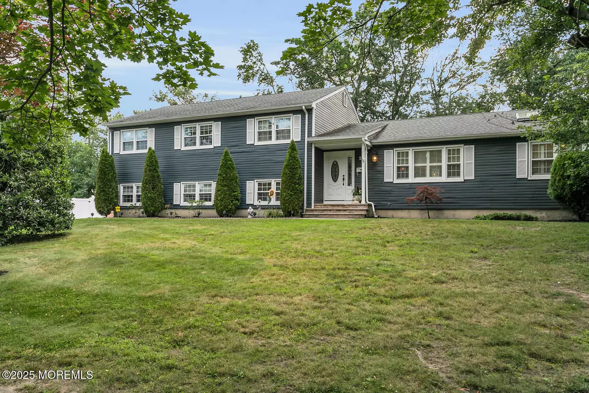 Middletown, NJ 07748,26 Herb Road