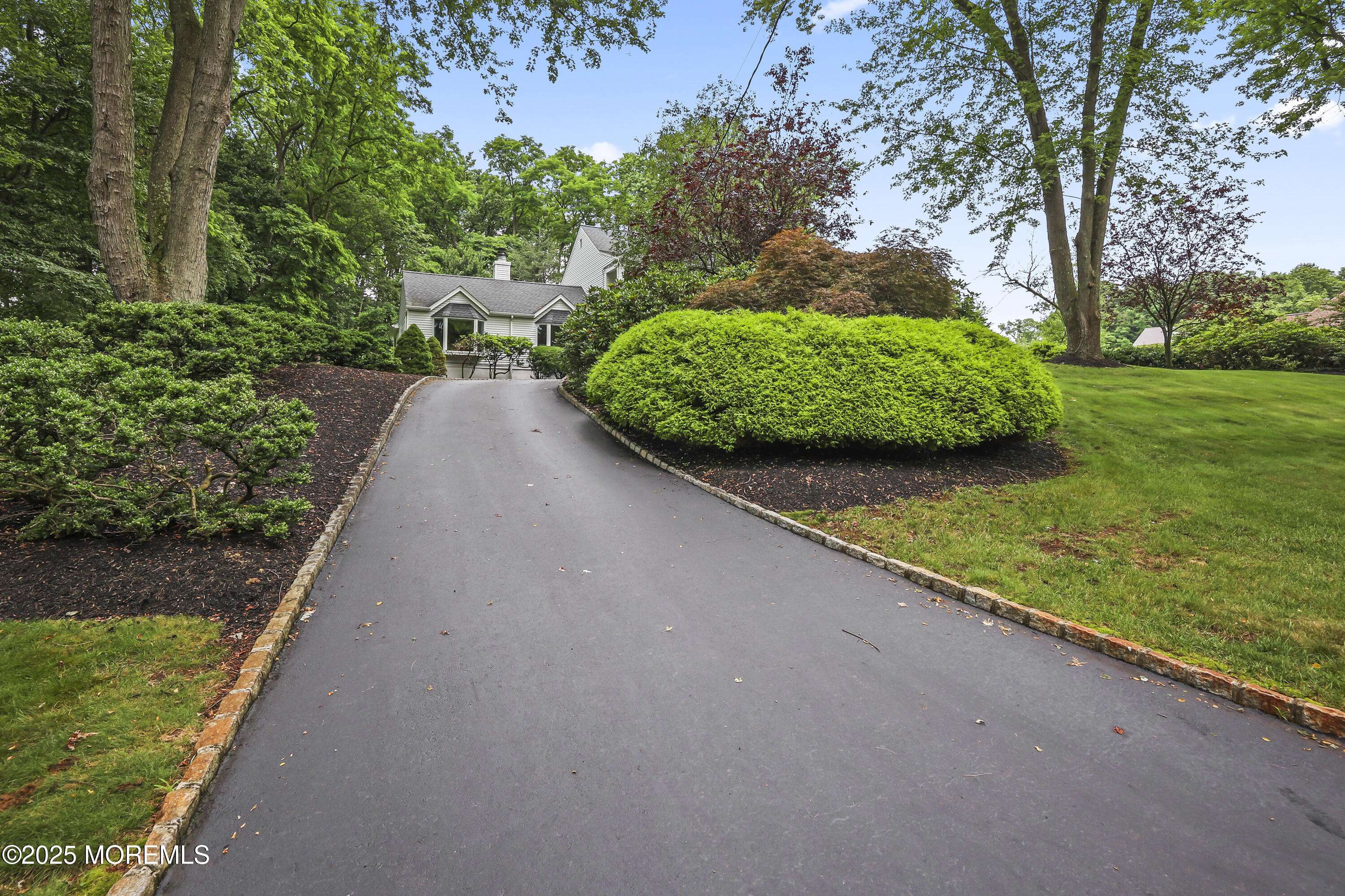 Holmdel, NJ 07733,6 Stoecker Road