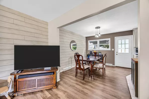 Hazlet, NJ 07730,3 Buttonwood Place