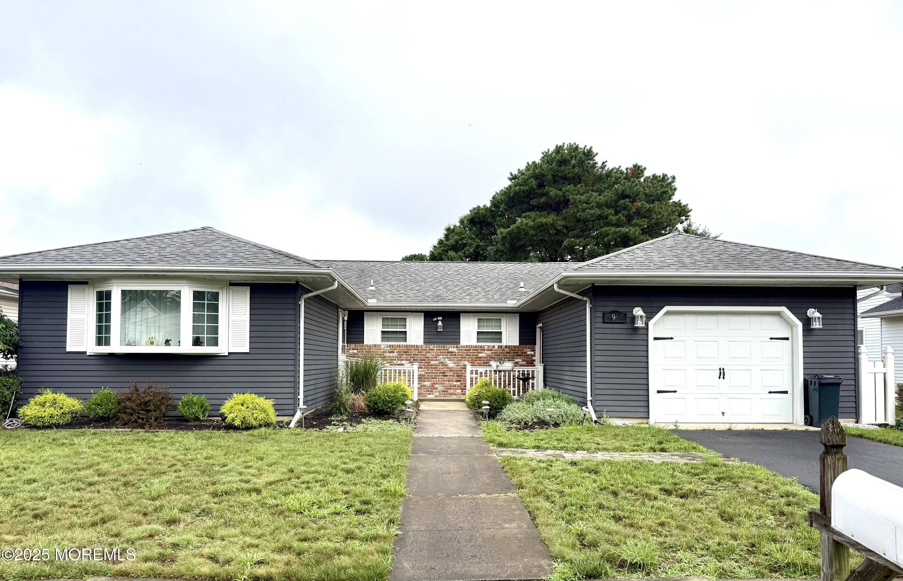 96 Chesterfield Lane, Toms River, NJ 08757
