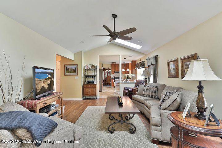Lakewood, NJ 08701,17 Rosewood Drive