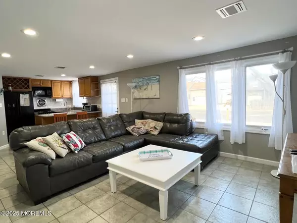 Lavallette, NJ 08735,112 Kerr Avenue