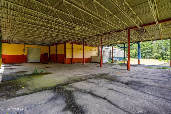 Howell, NJ 07731,19 Miller Road