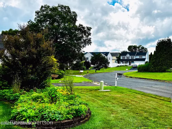 Manahawkin, NJ 08050,113 Compass Road