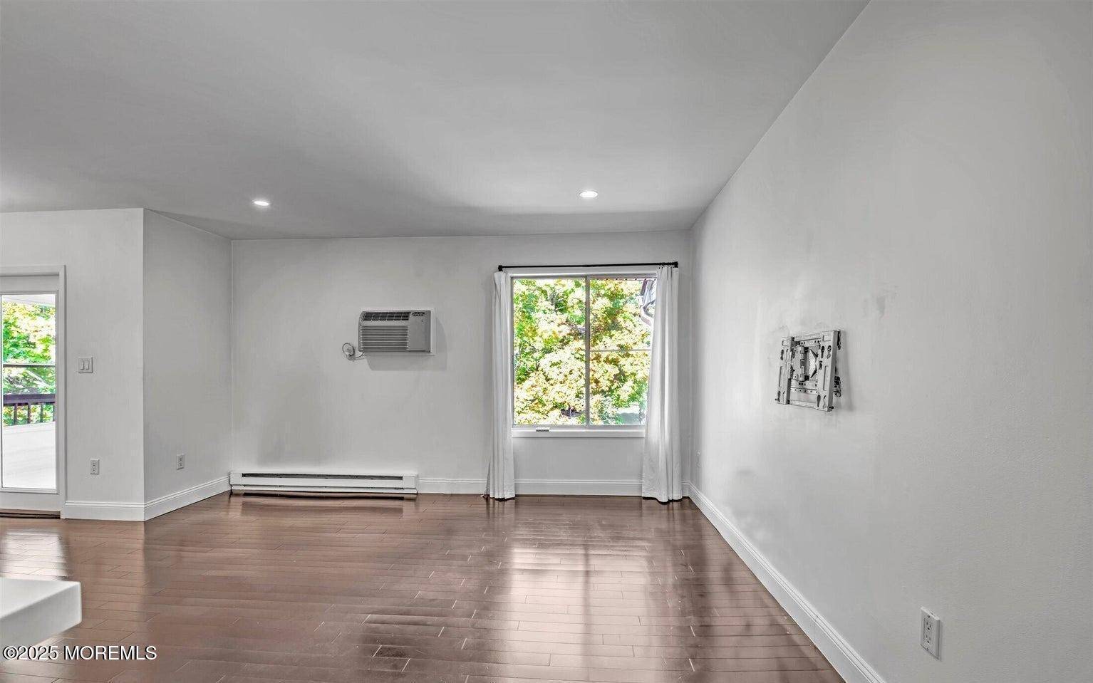 Manalapan, NJ 07726,35 Amberly Drive #G