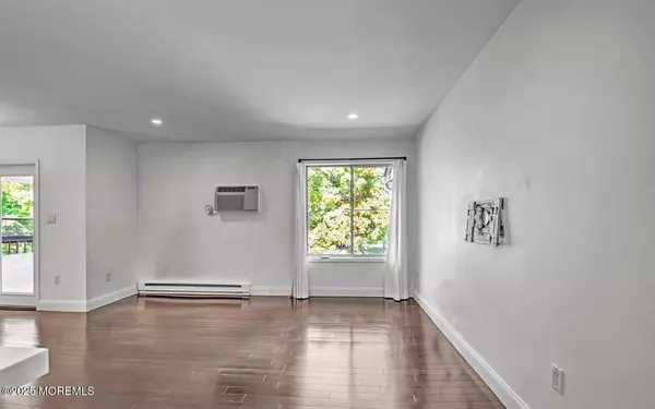 Manalapan, NJ 07726,35 Amberly Drive #G