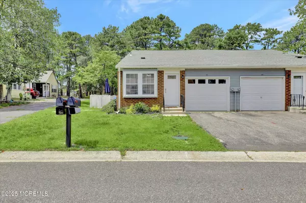 Whiting, NJ 08759,4 Pembroke Lane #A