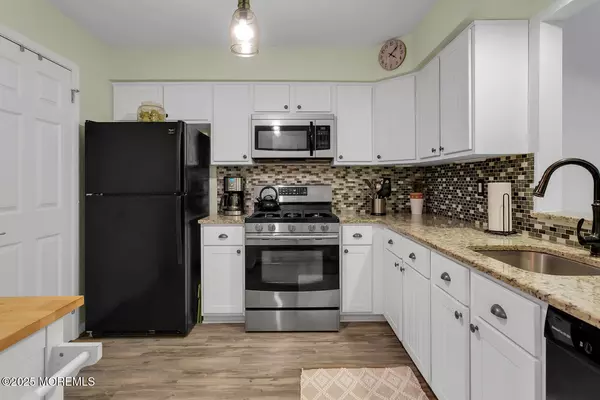 Aberdeen, NJ 07747,109 Dundee Court