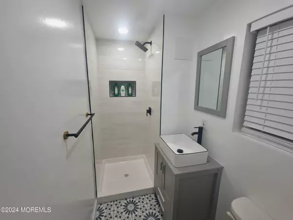Seaside Heights, NJ 08751,1007 Barnegat Avenue #2