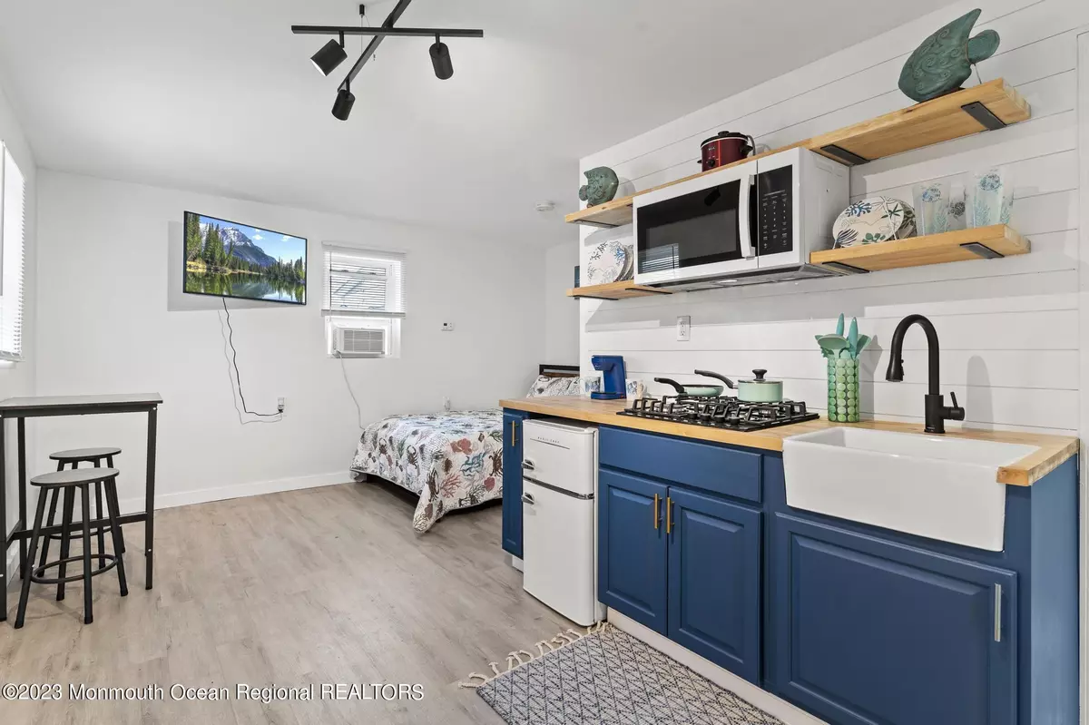 Seaside Heights, NJ 08751,1007 Barnegat Avenue #3