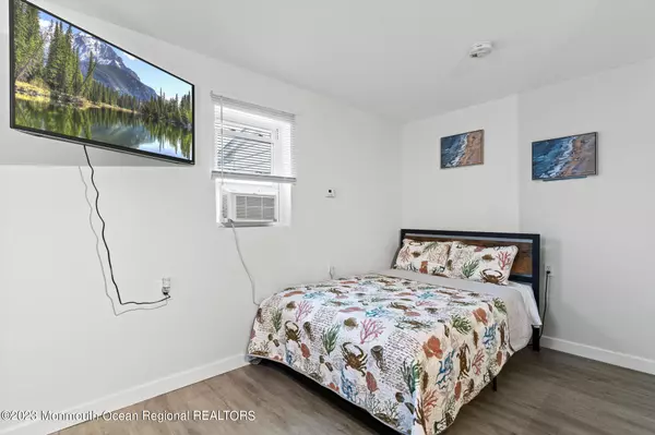 Seaside Heights, NJ 08751,1007 Barnegat Avenue #3