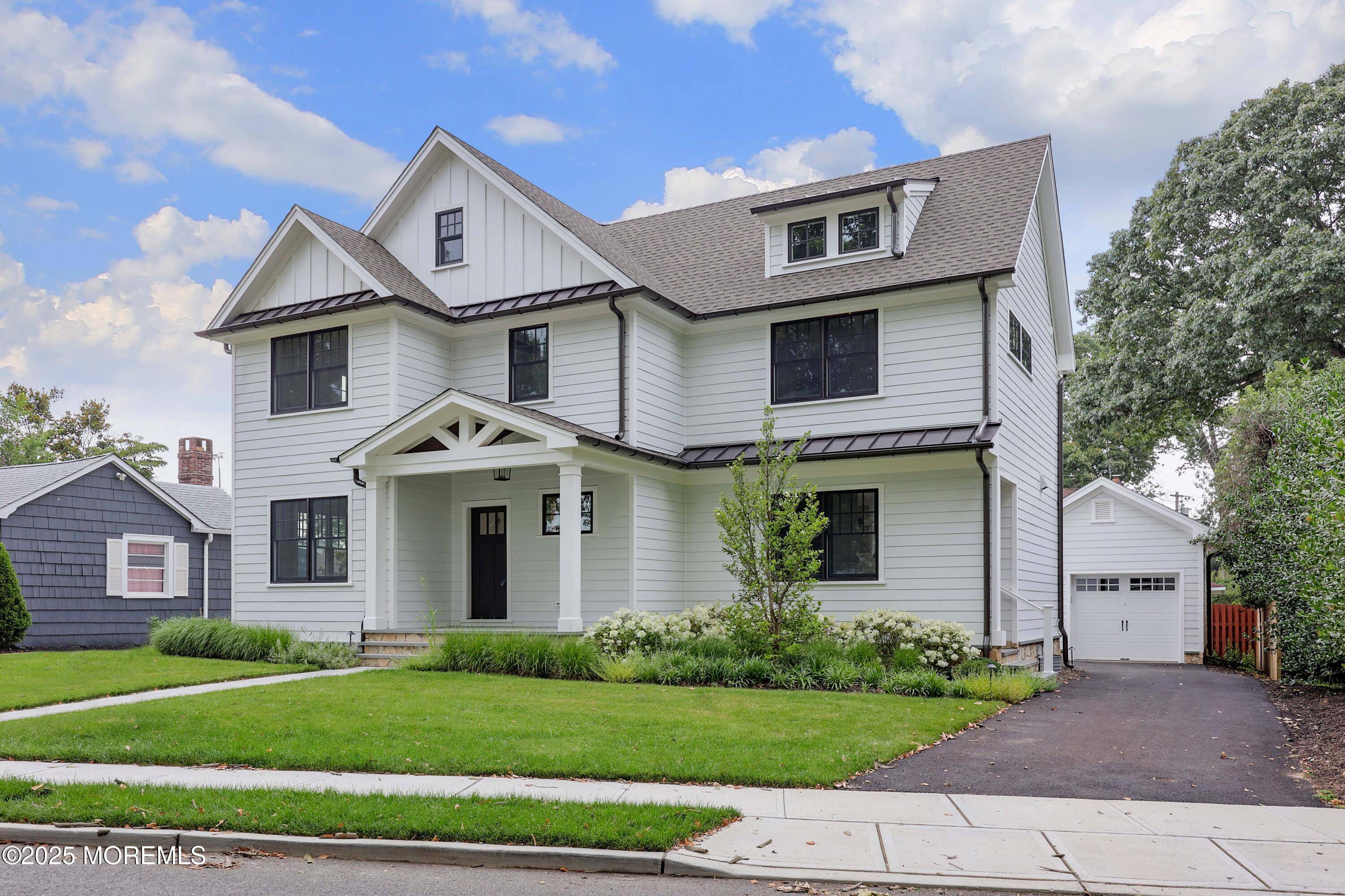 Rumson, NJ 07760,86 Black Point Road