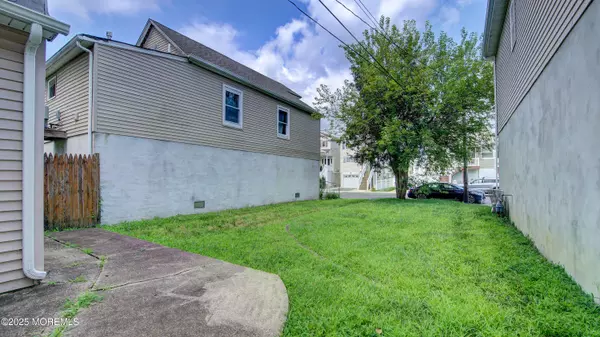 Keansburg, NJ 07734,70 Bayview Avenue
