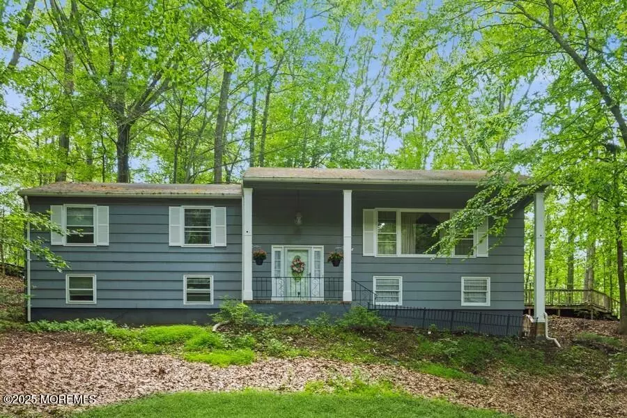 Holmdel, NJ 07733,7 Echo Court