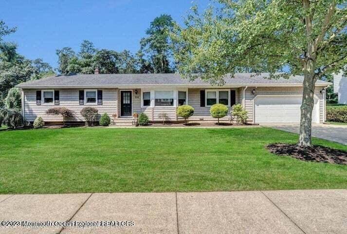 104 Orange Street, Oakhurst, NJ 07755
