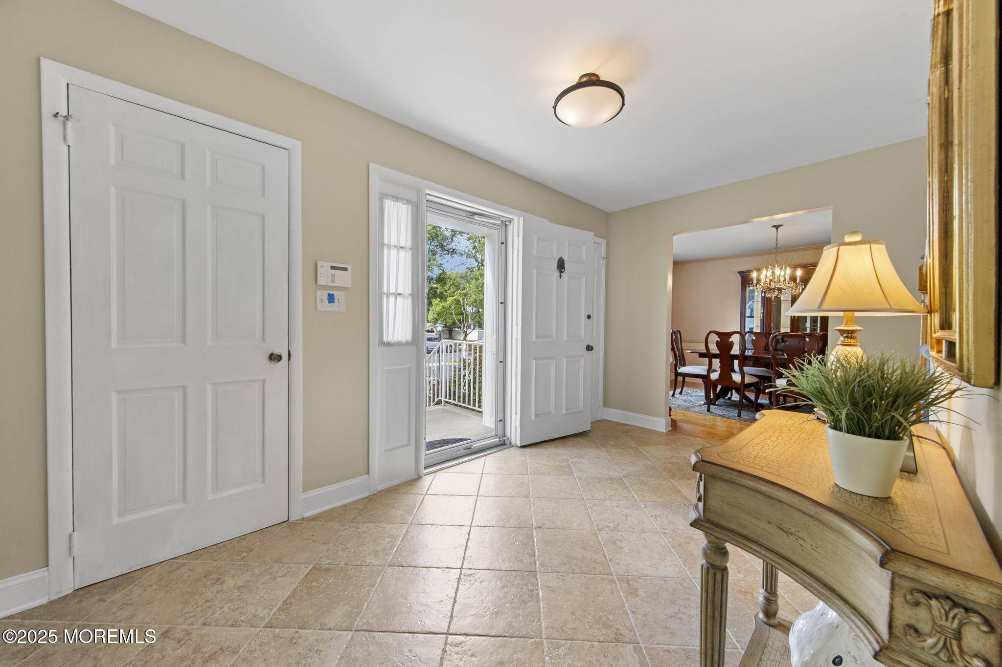 Edison, NJ 08820,18 Mulberry Lane