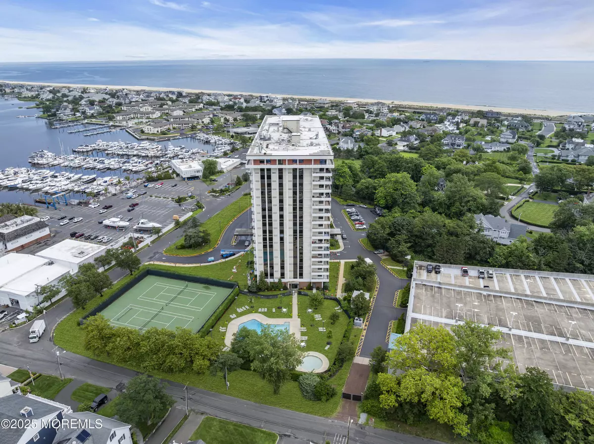 Monmouth Beach, NJ 07750,1 Channel Drive #402
