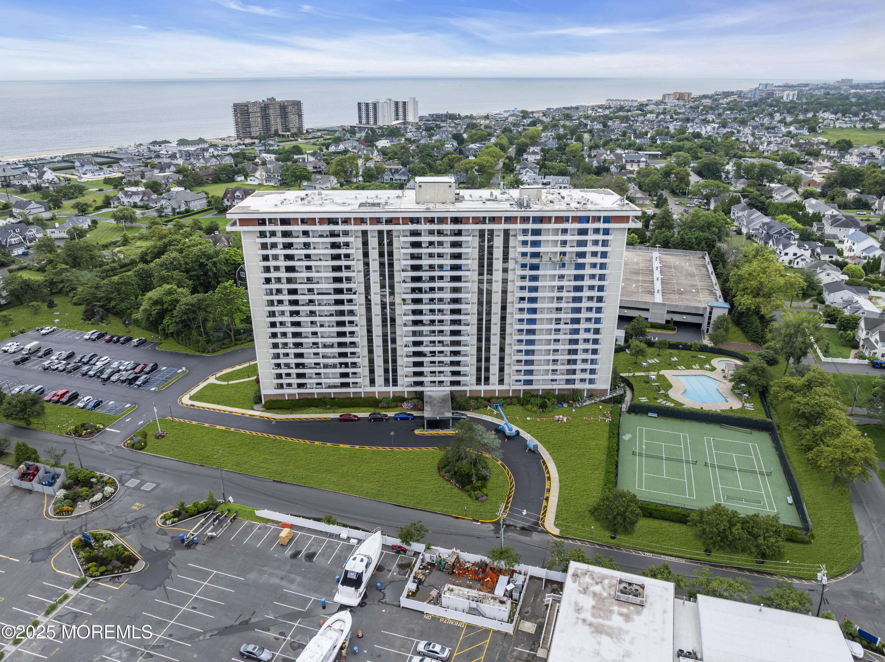 Monmouth Beach, NJ 07750,1 Channel Drive #402