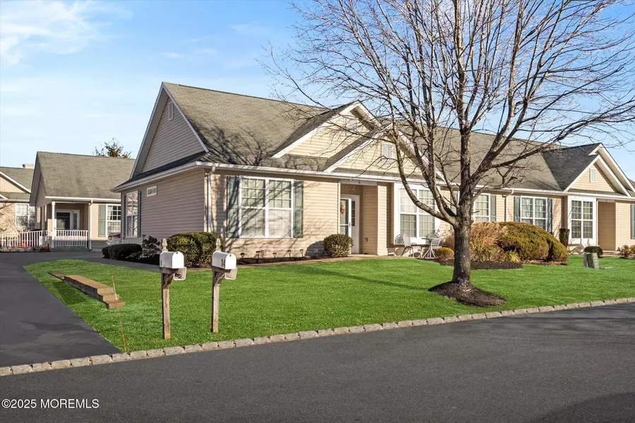 14 Winkle Court, Whiting, NJ 08759