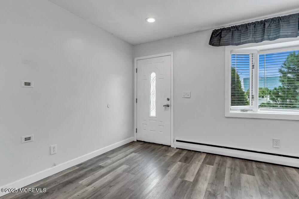 Iselin, NJ 08830,75 S Mckinley Avenue