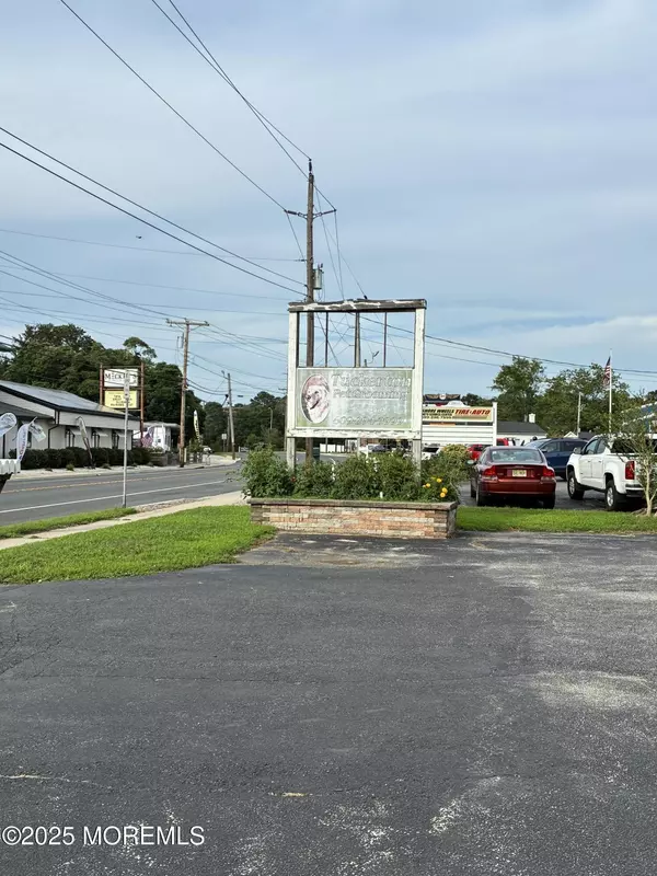 Tuckerton, NJ 08087,328 E Main Street #C
