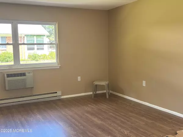Whiting, NJ 08759,53 St John Place #B